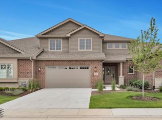 8858 Buffington Breakwater Dr, Frankfort, IL 60423