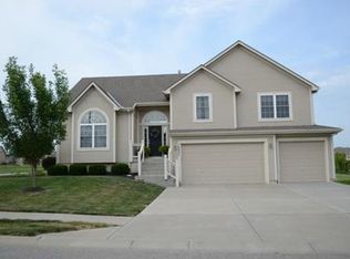 10027 N Donnelly Ave, Kansas City, MO 64157