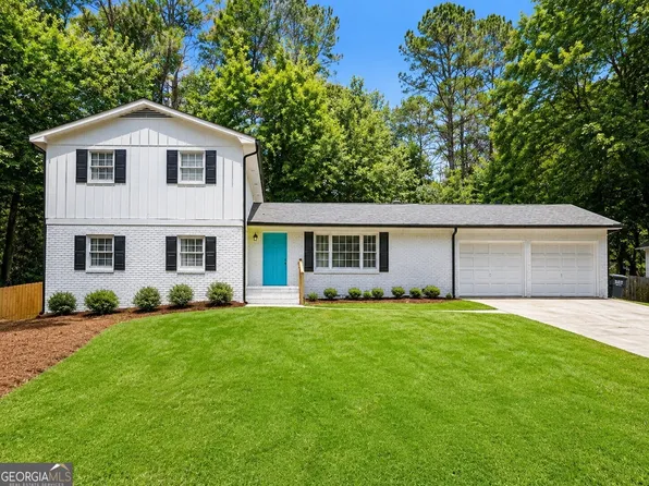 298 W Wind Dr SW, Lilburn, GA 30047