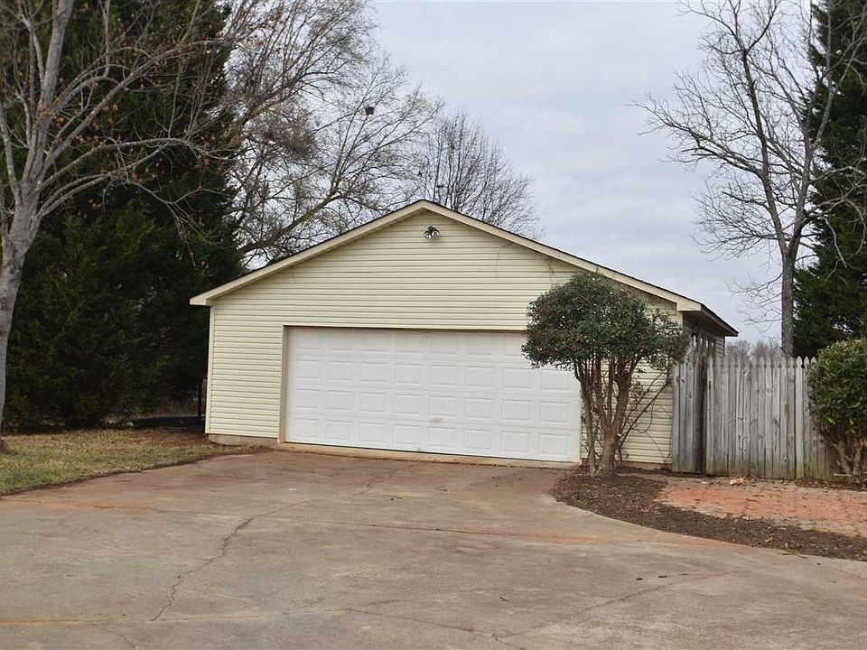 2nd image of 268 Valleyhigh Dr