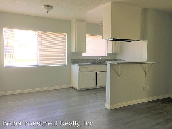 3rd image of 2122 E 10th St APT 04