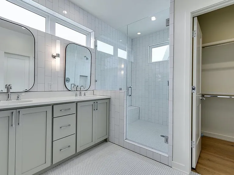 3301 Cantwell Ln — Photo 17