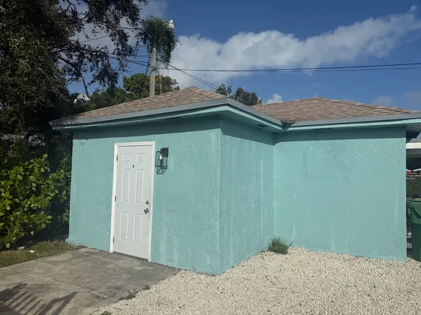 1301 NW 77th St #A, Miami, FL 33147