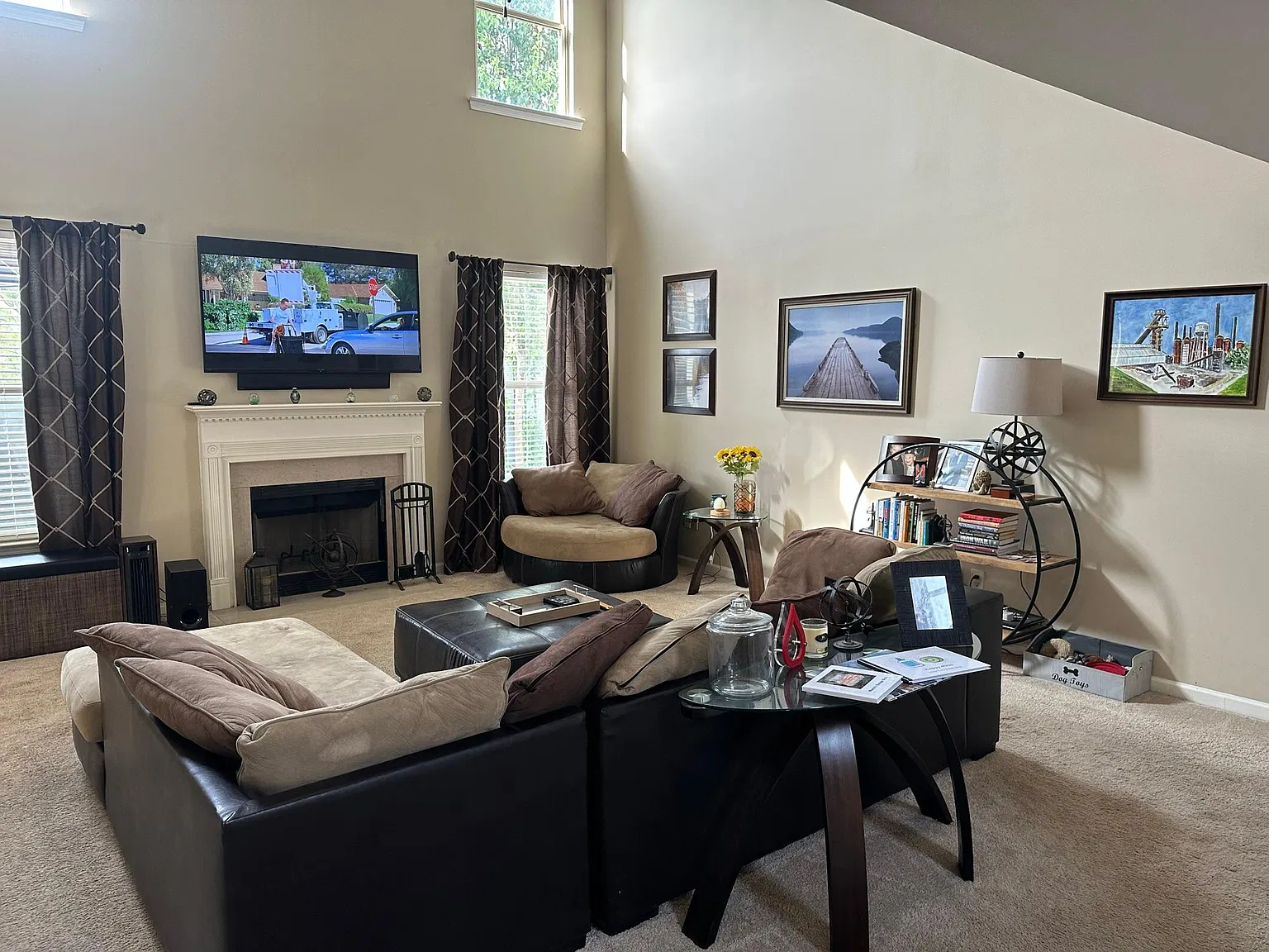 4 bed, 2812 sqft, $2,950 — Photo 2