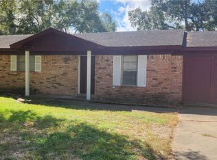 604 Davis St, Edna, TX 77957
