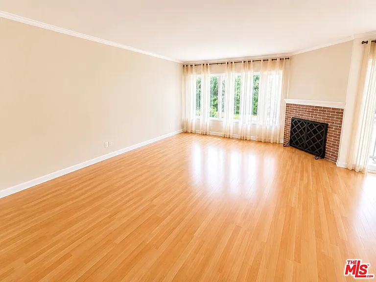 5870 Green Valley Cir #129 — Photo 5