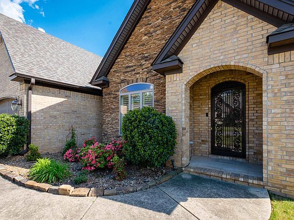 3rd image of 9517 Millers Gardens Cv