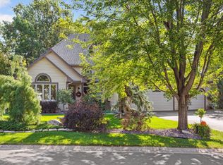 2266 Whispering Trl, Eagan, MN 55122
