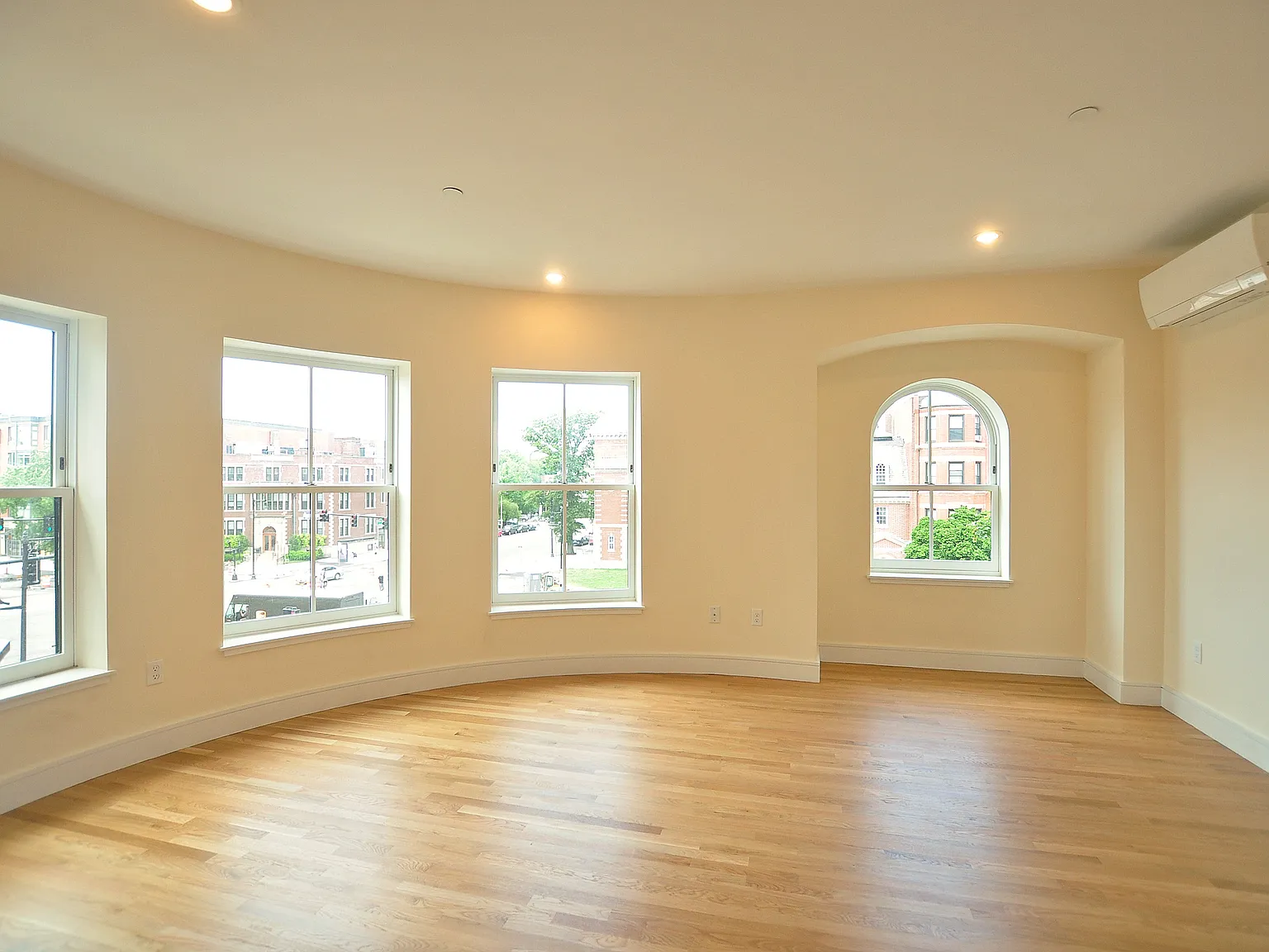 1 bed, 400 sqft, $3,600 — Photo 3