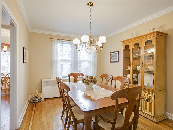 5th image of 3238 43rd St