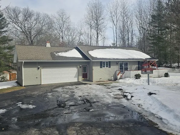 4368 Wildwood Dr, Rhinelander, WI 54501