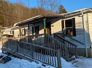 13 2nd St, Walton, WV 25286