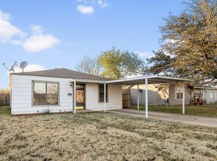 1319 Vernon St, Plainview, TX 79072