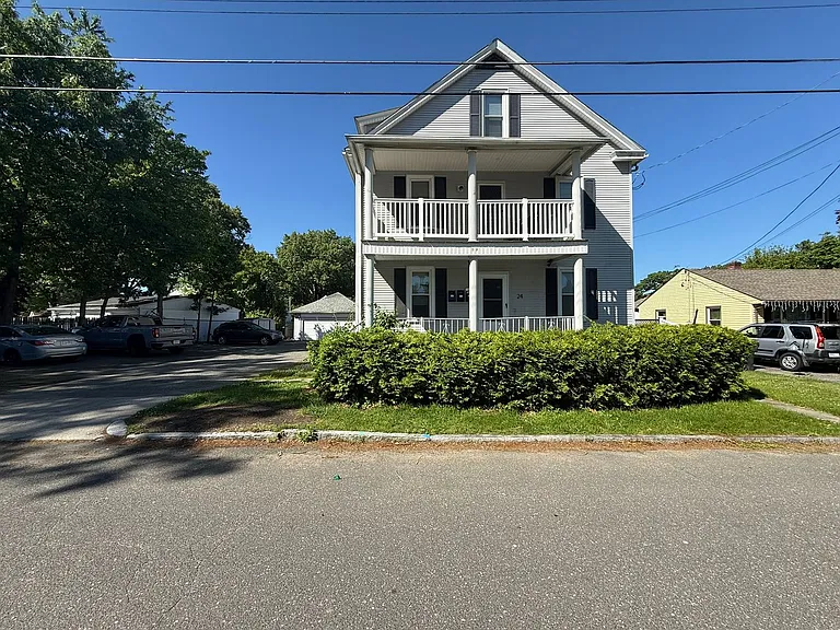 24 Davis Street — Photo 13