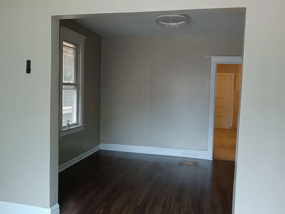 9624 S Avenue M #1