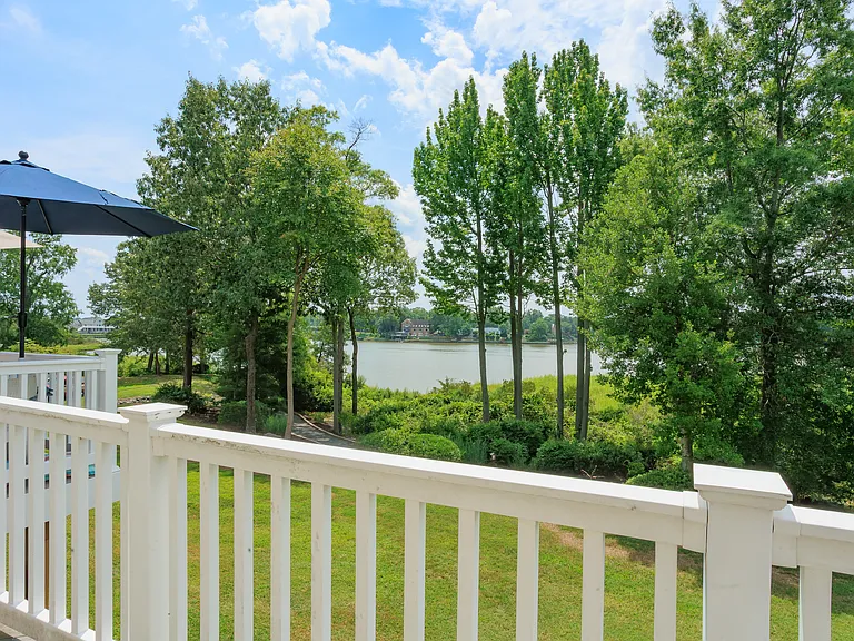500 Monroe Point Dr — Photo 42