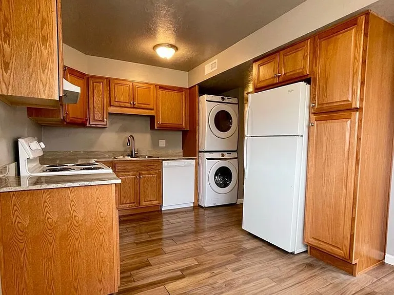 301 W Center St #301 — Photo 4