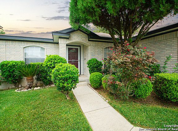 2nd image of 15139 Kamary Ln