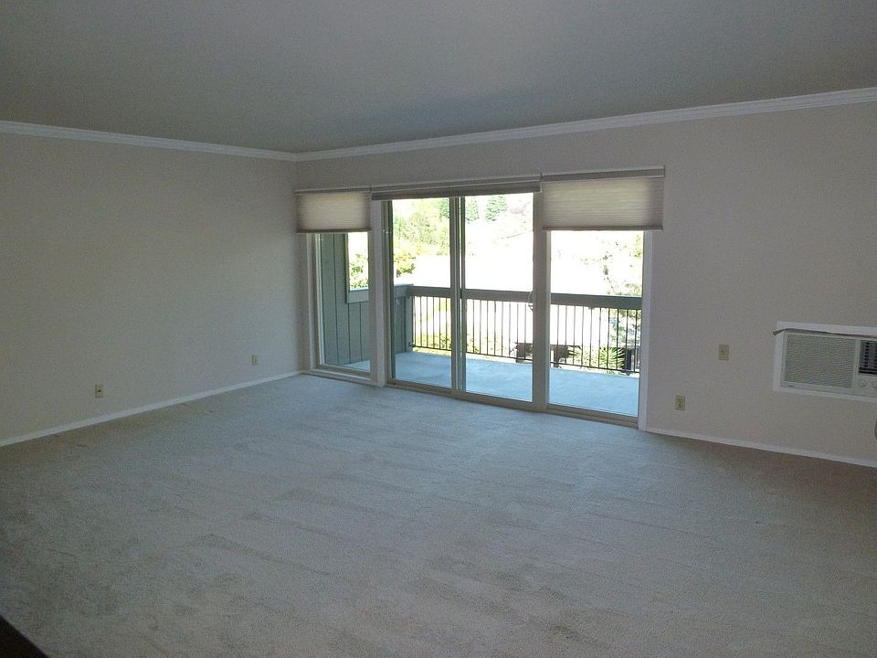 1st image of 2091 Ascot Dr Unit 129