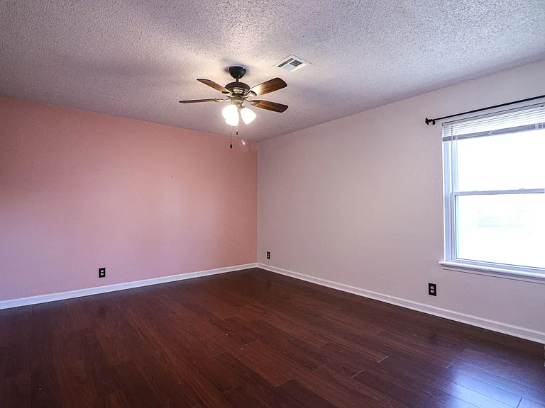 11323 S Ash St — Photo 9
