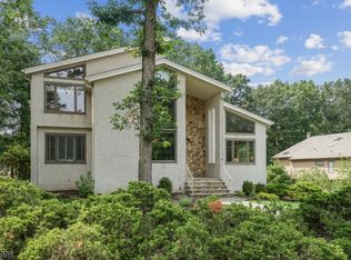 4 Lawrence Way, Cedar Grove, NJ 07009