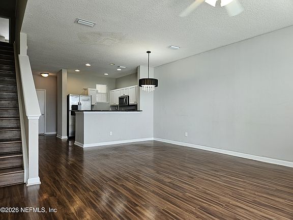 3rd image of 2334 Sunset Bluff Dr