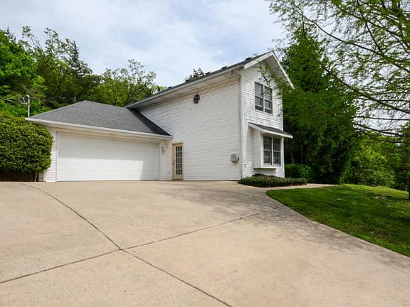 5th image of 17 Golfcrest Cir