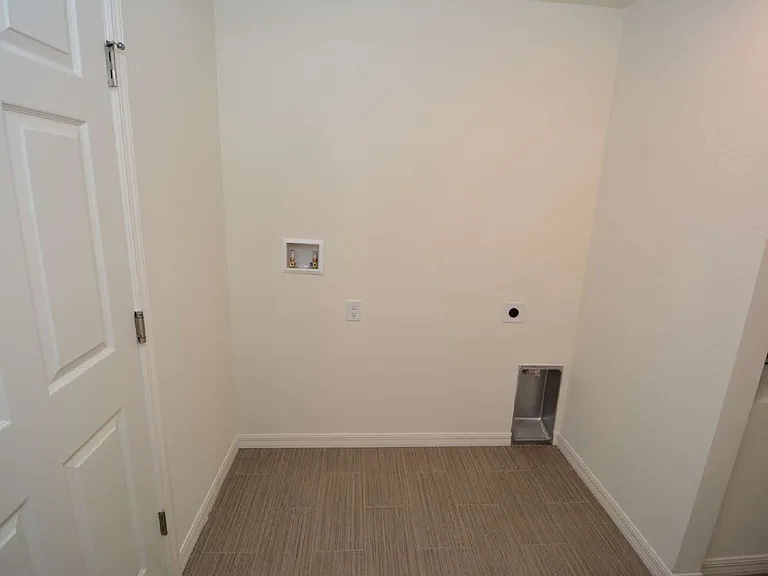 11 Roxland Ln — Photo 16