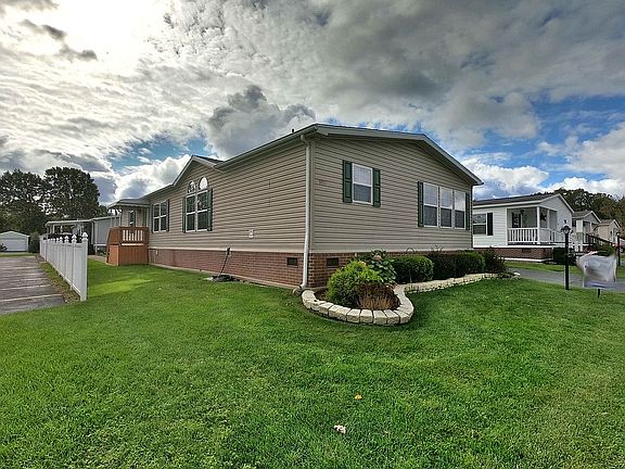 2nd image of 9911 Tobermory Ave