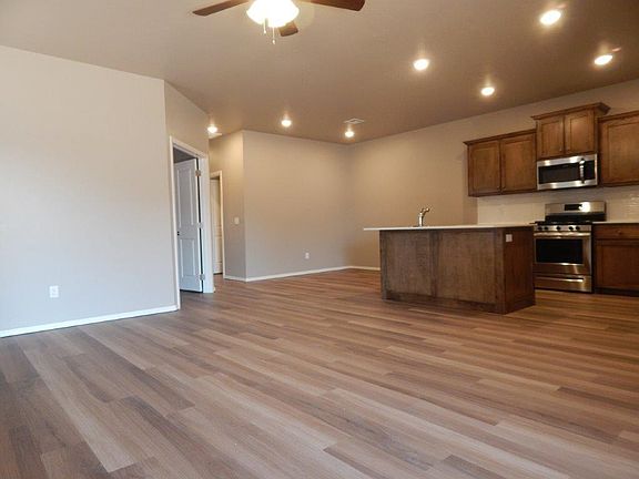 3rd image of 917 Coles Creek Ln