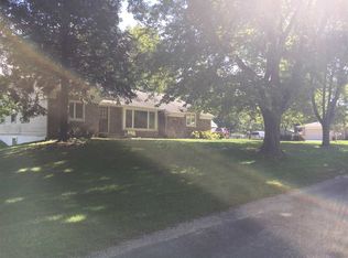 11582 N Grandview Dr, Milford, IN 46567