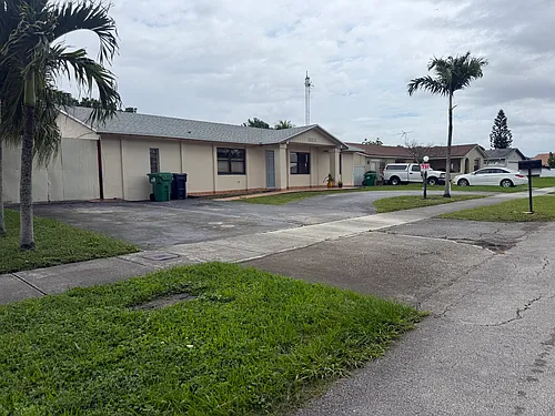 13337 SW 43rd Ln Photo 1