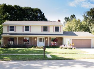 1510 Folwell Dr SW, Rochester, MN 55902