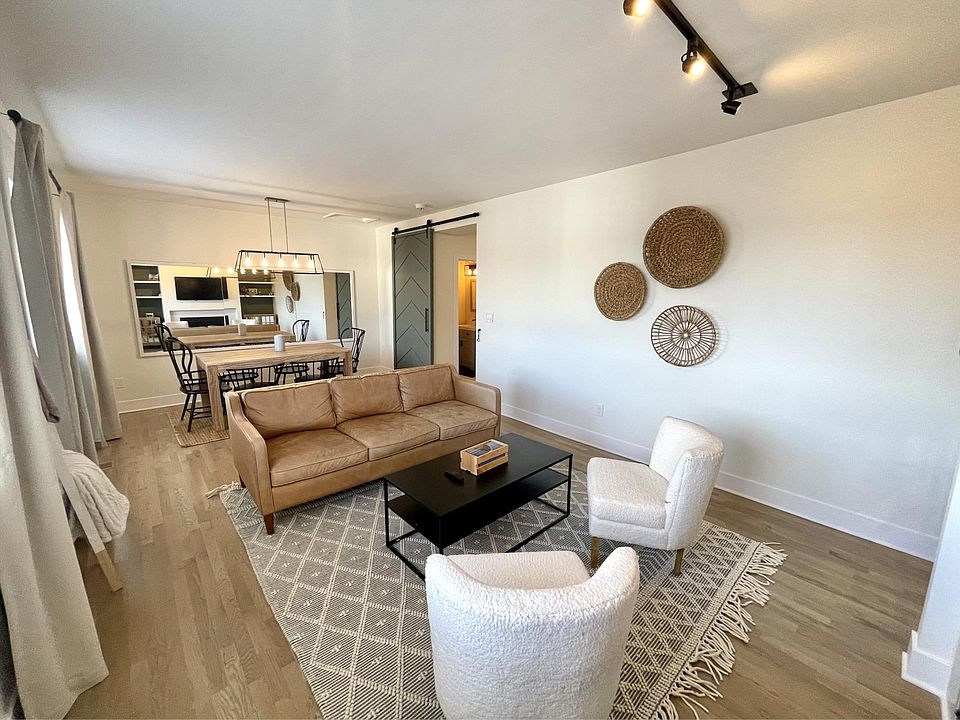 Large social spaces for relaxing, dining, and entertaining guests