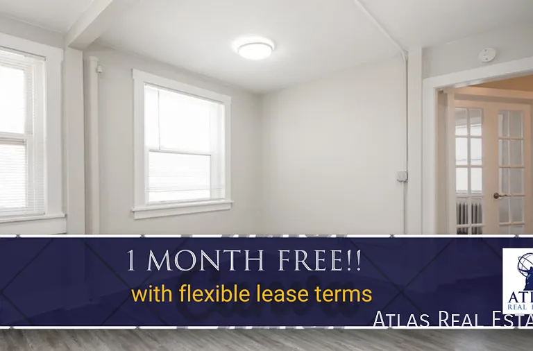 970 N Pearl St #10 — Photo 1