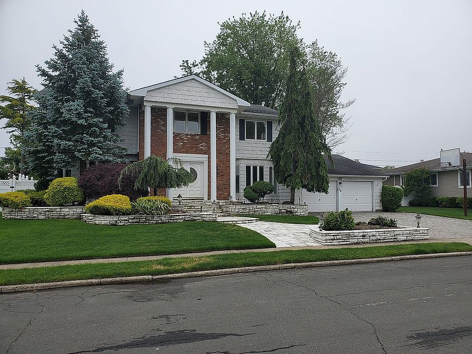1st image of 30 Andrews Dr