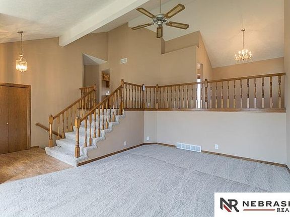4th image of 15616 Parker Cir