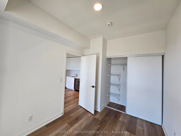 33 Erie Ave #807 — Photo 5