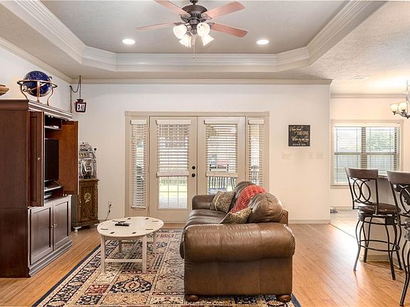 2nd image of 3906 Lambermont Dr