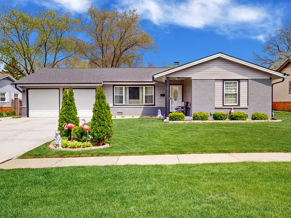 254 Harmony Ln, Elk Grove Village, IL 60007