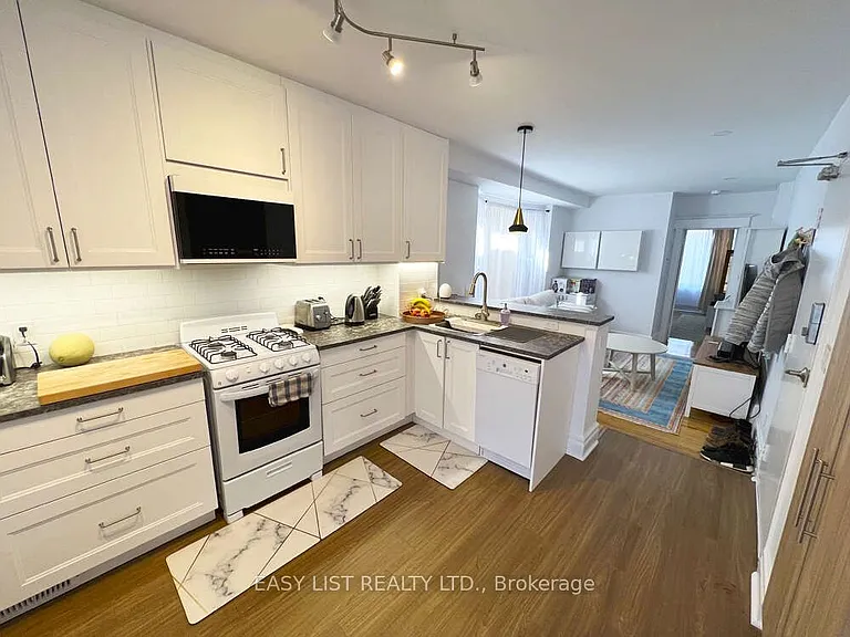 5 Garnock Ave #2 — Photo 1