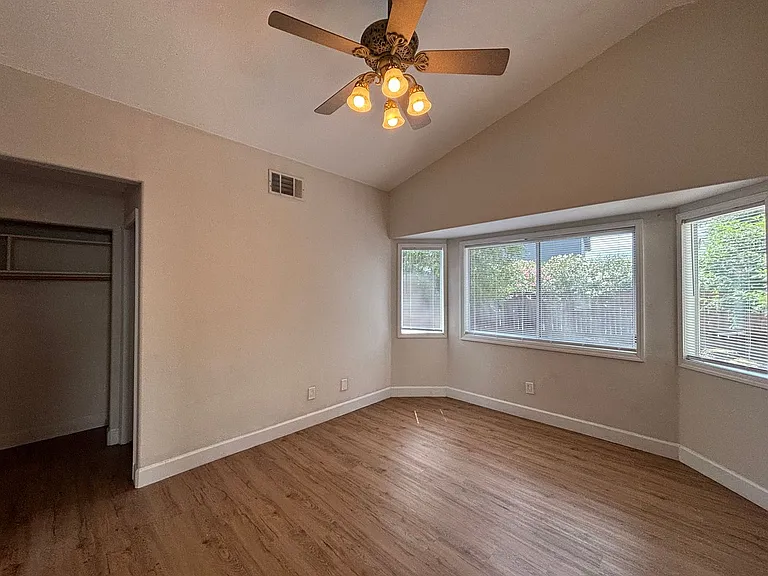 374 Aaron Cir — Photo 18