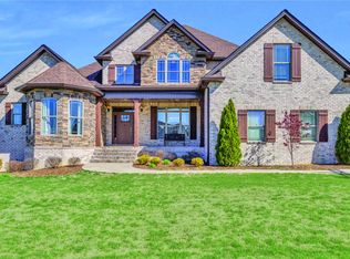 2111 London Ln, Greenbrier, TN 37073