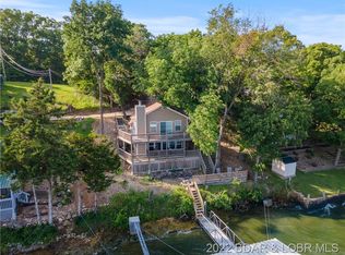 134 Point Supreme Dr, Sunrise Beach, MO 65079