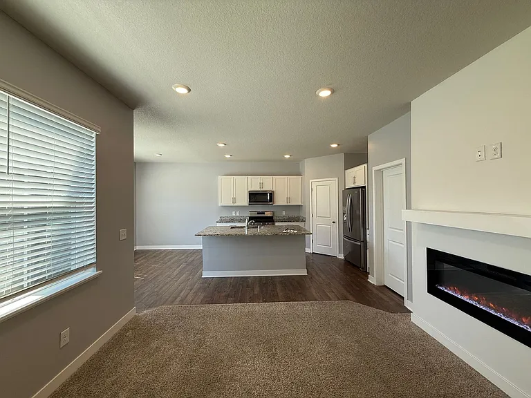 13144 Zachary Ln N — Photo 10
