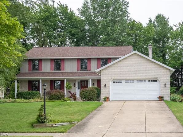 6672 Beverly May Dr, Independence, OH 44131