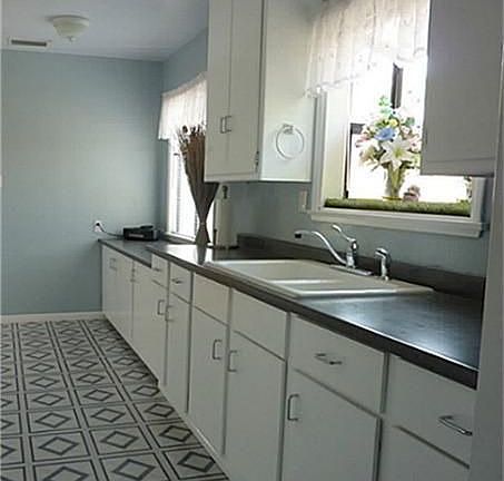2nd image of 4813 Lomina Ave