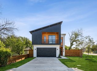 7600 Lakeview Dr, Carrollton, TX 75056