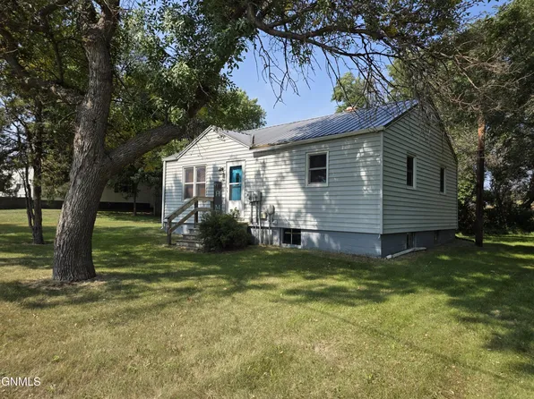 324 2nd Ave W, Flasher, ND 58535