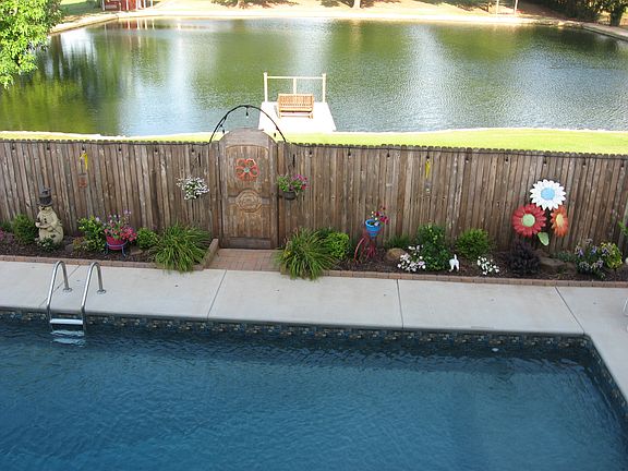 3rd image of 10505 S Center Ln